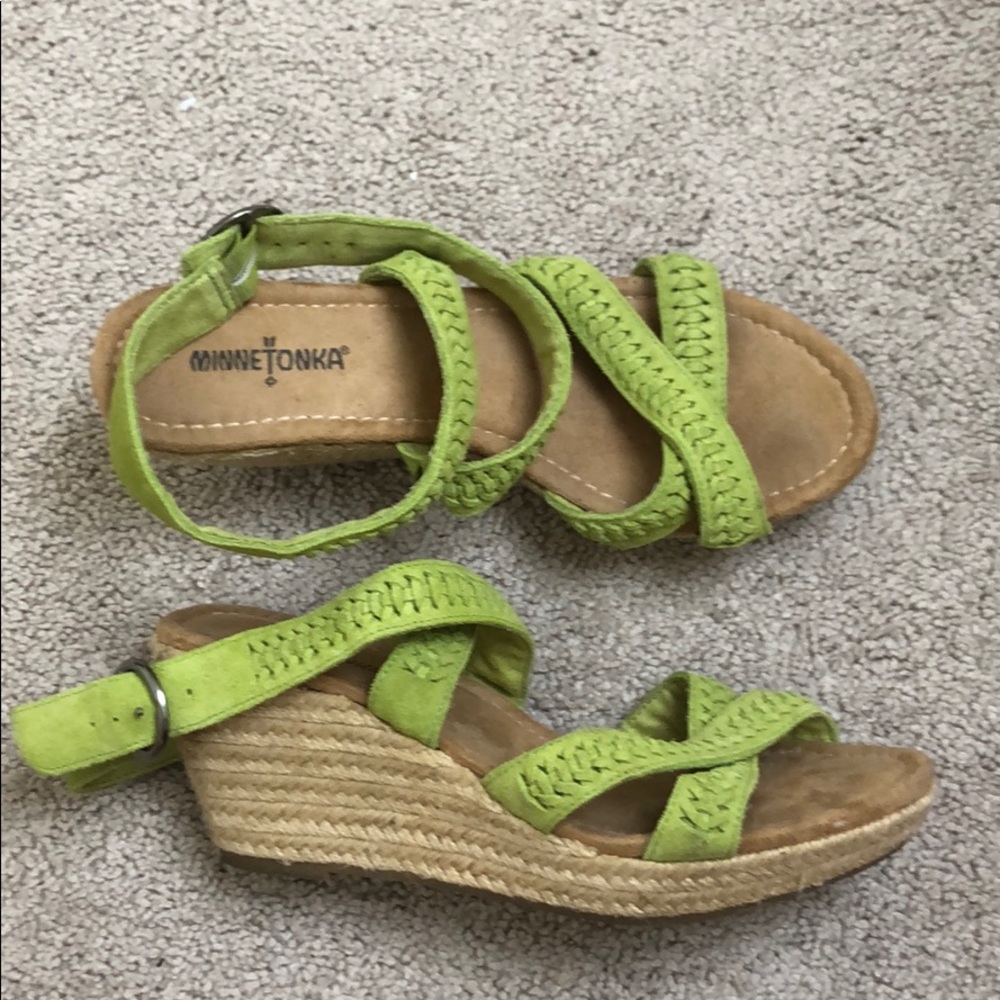 Minnetonka wedge sandal, sz 7.5